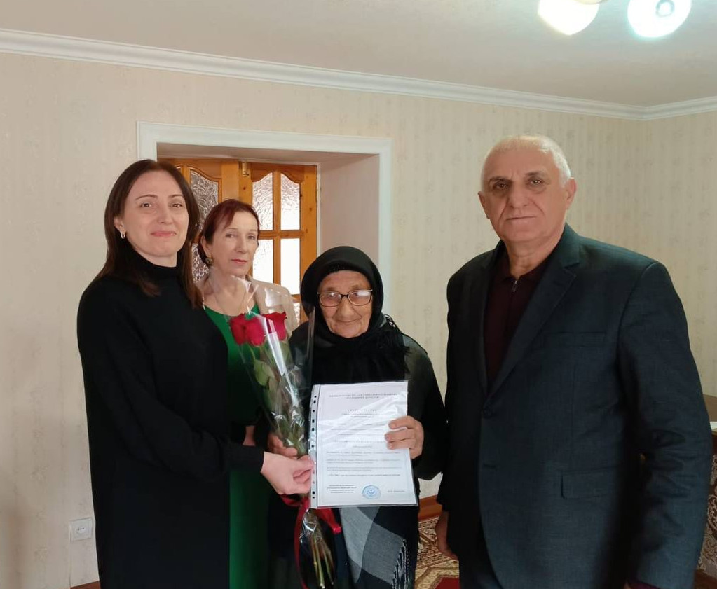 ВРУЧЕНИЕ СВИДЕТЕЛЬСТВА О ПРЕДОСТАВЛЕНИИ БЕЗВОЗМЕЗДНОЙ СУБСИДИИ НА ПРИОБРЕТЕНИЕ ЖИЛЬЯ ДЖЕНЕТОВОЙ СУЛТАНХАЛУМ!